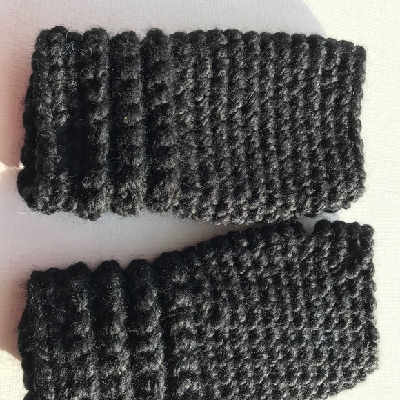 Black Fingerless Gloves - Picture 2 of 5